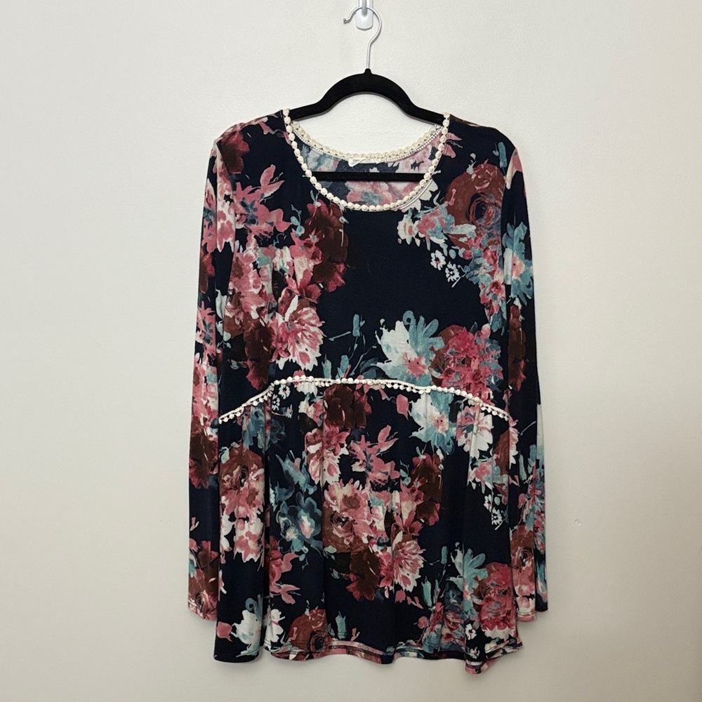 Chic Soul Navy Floral Blouse with Lace Trim